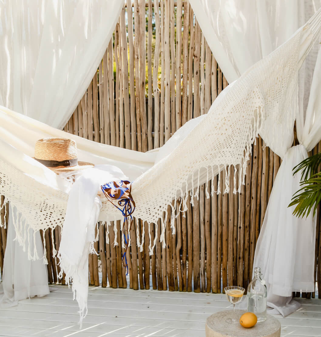 braz400-double-deluxe-cotton-hammock-beautiful-fringing-05_09f75d81-8782-4c1f-9041-d5af9fe7c743.jpg