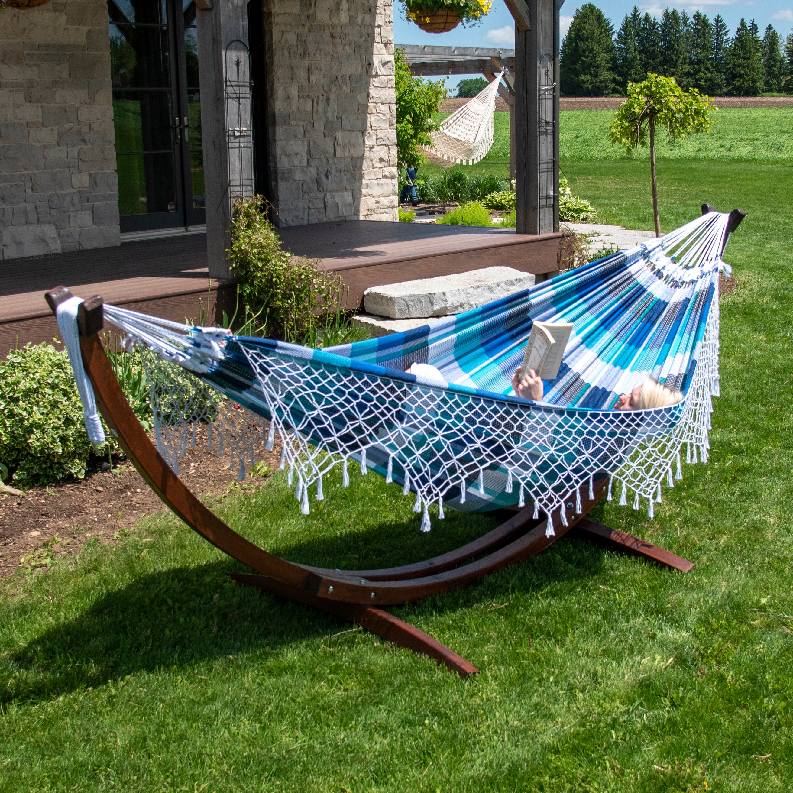 Solid Pine Arc Hammock Stand (10ft/305 cm) - Brown – Vivere USA