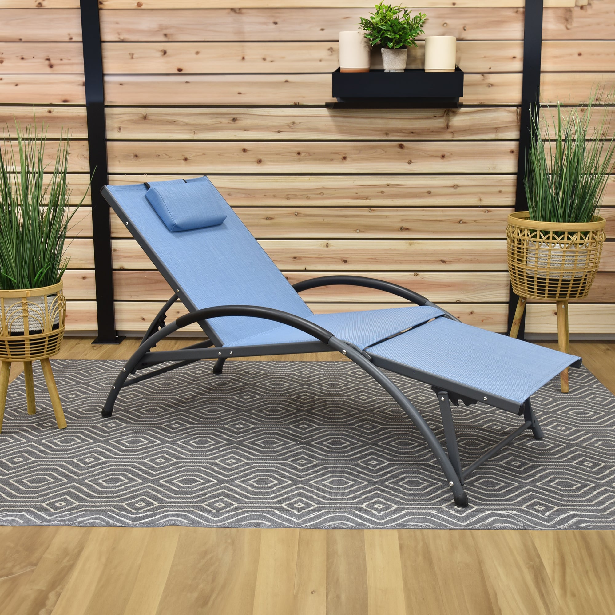 Dockside Phifer® & Aluminum Sun Lounger - Cape Cod