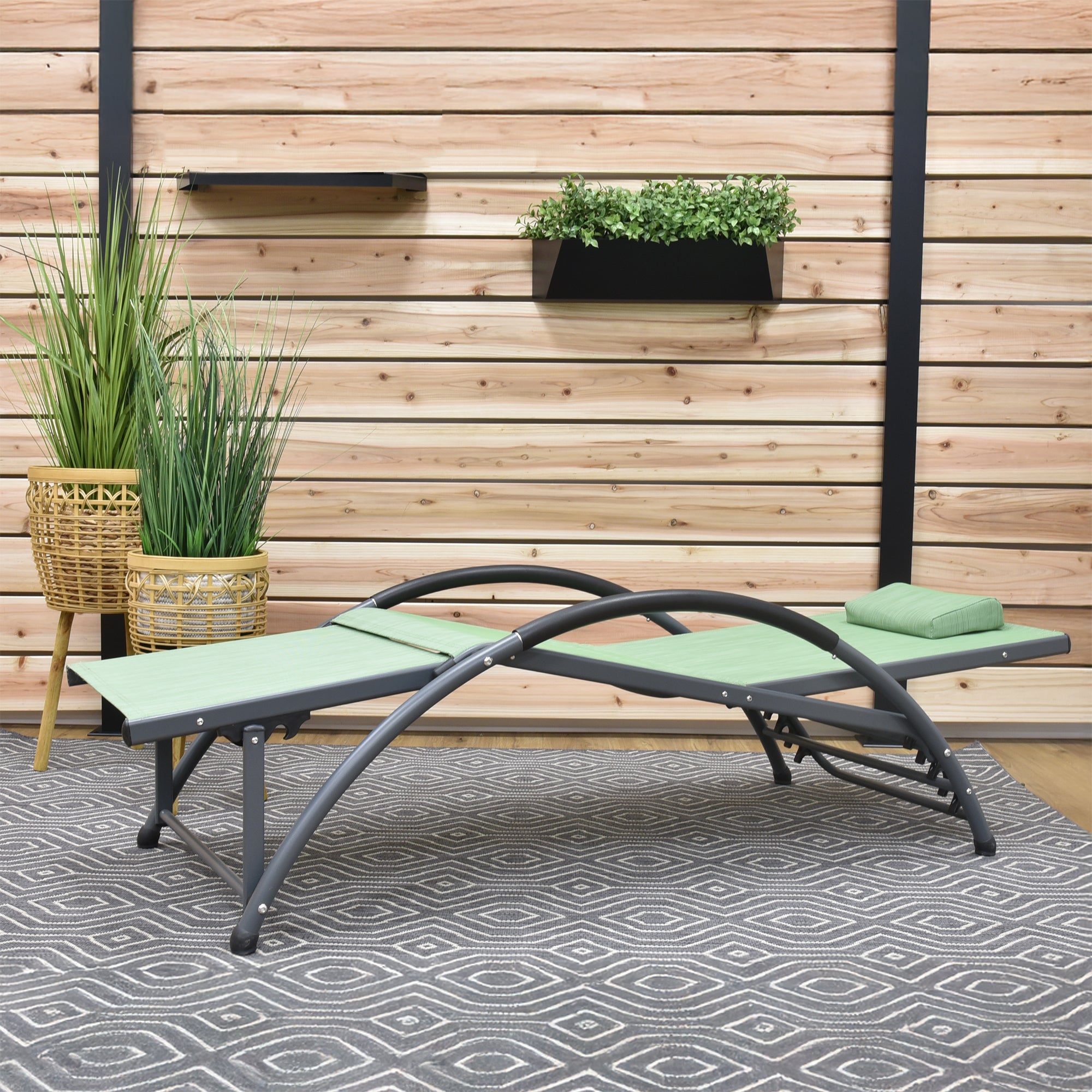 Dockside Phifer® & Aluminum Sun Lounger - Olive Grove