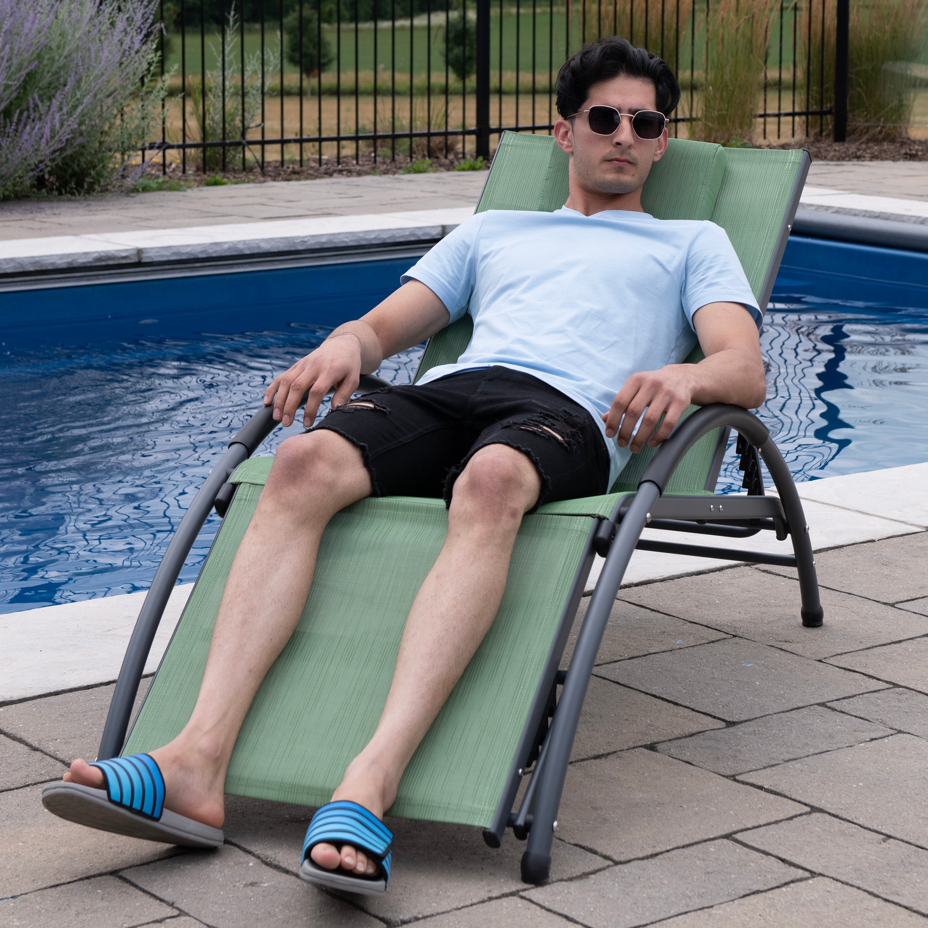 Dockside Phifer® & Aluminum Sun Lounger - Olive Grove – Vivere USA